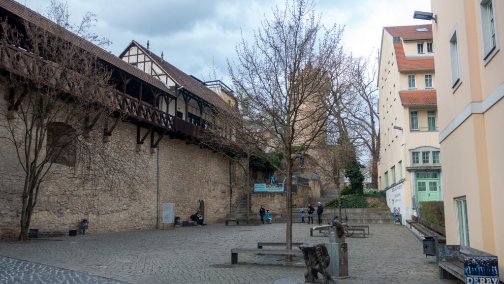 Entdecken der Stadtmauer und Pulverturm in Jena.