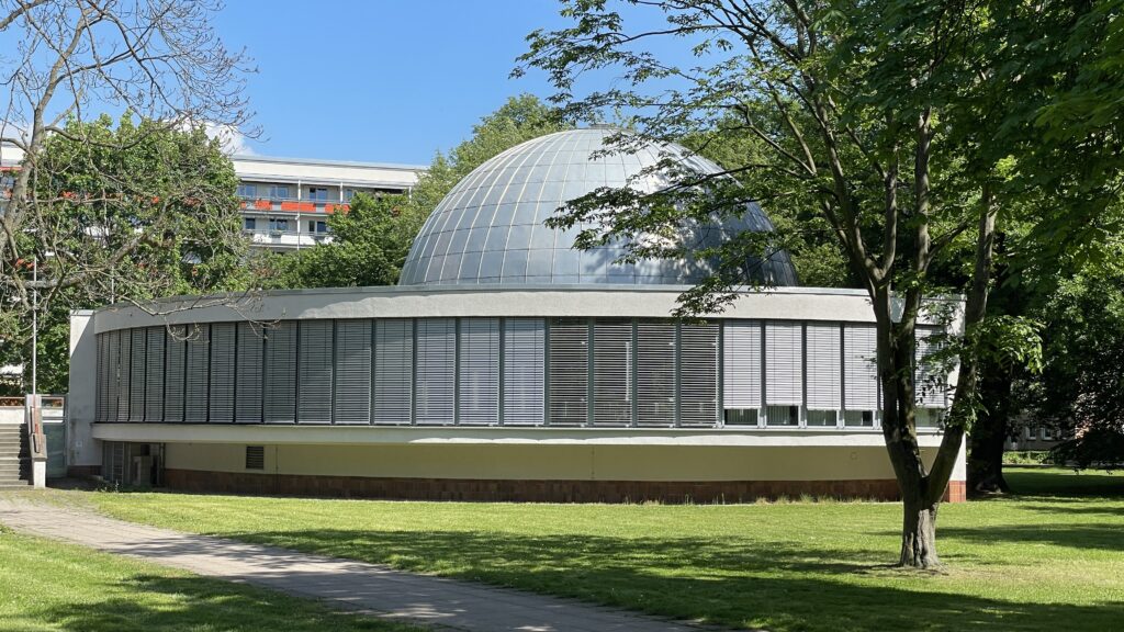 Planetarium in Cottbus im Osten. Cottbus: Das Bielefeld des Ostens